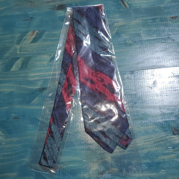 Paintstroke Pattern Tie - NEW - Picture 2 of 5